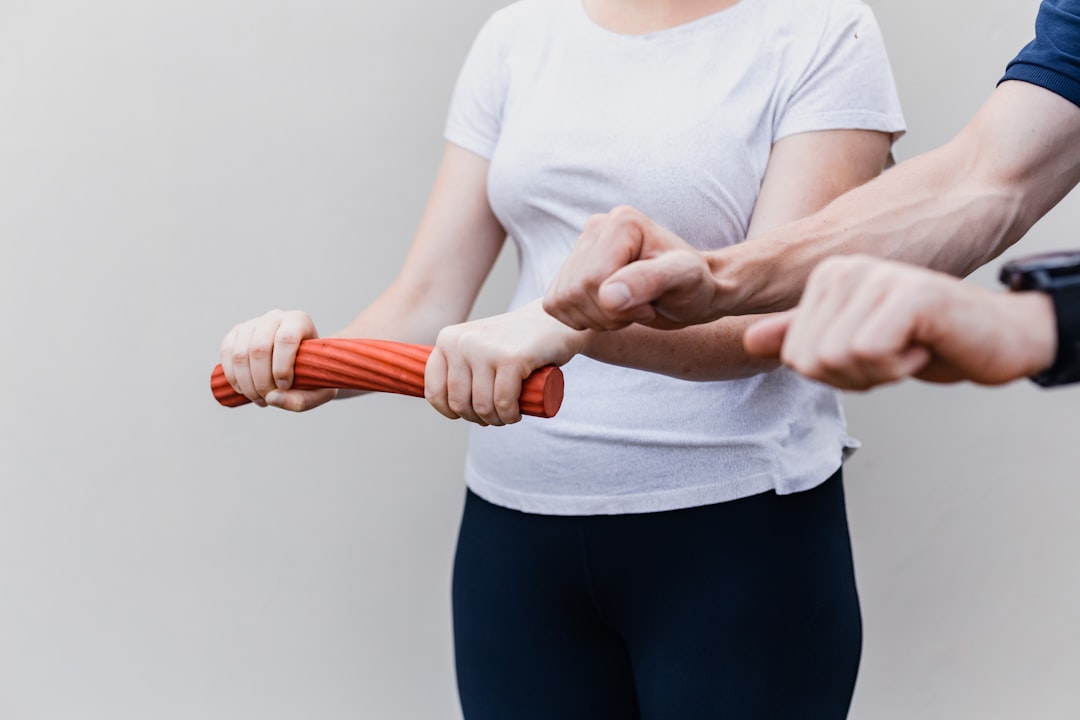 Atendimento de terapia da mão com exercício funcional